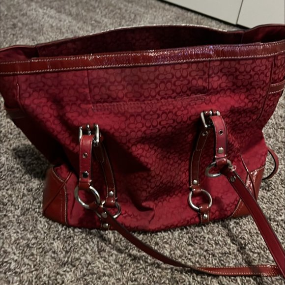 Coach Signature C Monogram Medium Shoulder Bag Crimson Purse - Picture 1 of 2
